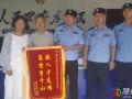 車(chē)輛不慎滑入水庫(kù) 危急時(shí)刻民警火速救援