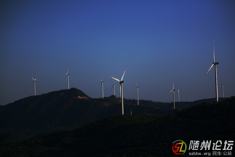 洪山界山?jīng)_風(fēng)電2作者：韓鐵流.jpg