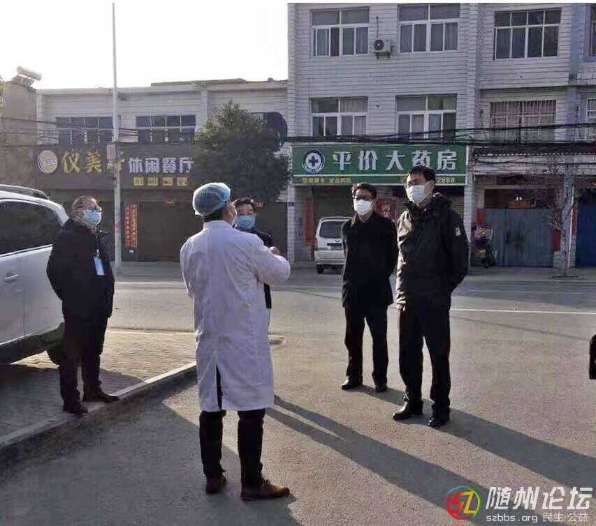 萬(wàn)店鎮(zhèn)：防疫一線  豪邁逆行  ---萬(wàn)店鎮(zhèn)中心衛(wèi)生院黨支部書記、院長(zhǎng)錢開坤的抗疫情